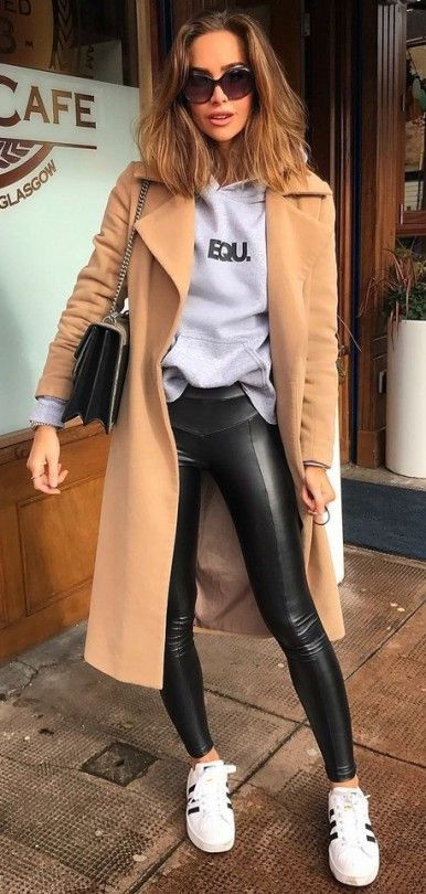 Stílusiskola: így viselj kapucnis pulcsikat szövetkabáttal -  -  - divat, kapucnis pulcsi, outfit, stílus, szövet kabát, 