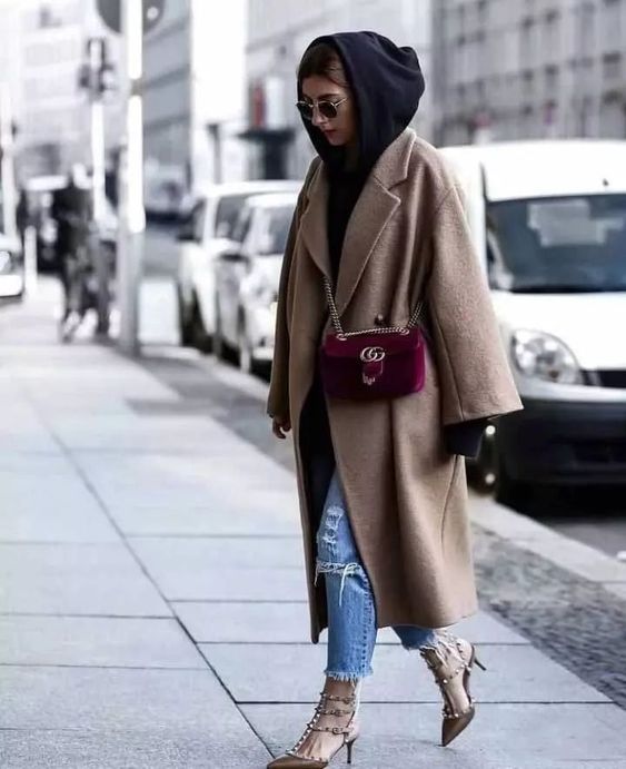 Stílusiskola: így viselj kapucnis pulcsikat szövetkabáttal -  -  - divat, kapucnis pulcsi, outfit, stílus, szövet kabát, 