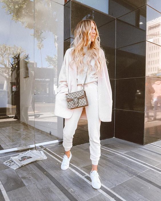 Stílusiskola: így viselj télen tetőtől talpig fehéret -  -  - divat, fehér, outfit, stílus, tél, 