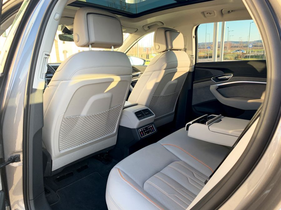 'Olyan volt, mint egy villámcsapás...' - Létezik szerelem első látásra! -  -  - audi, audi e-tron, autó, teszt,