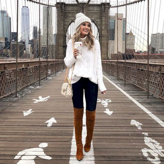 Stílusiskola: így viseld a tél kedvenc alapdarabját, a fehér kötött pulcsit -  -  - divat, fehér, fehér kötött pulcsi, kötött pulcsi, outfit, stílus, tél, 