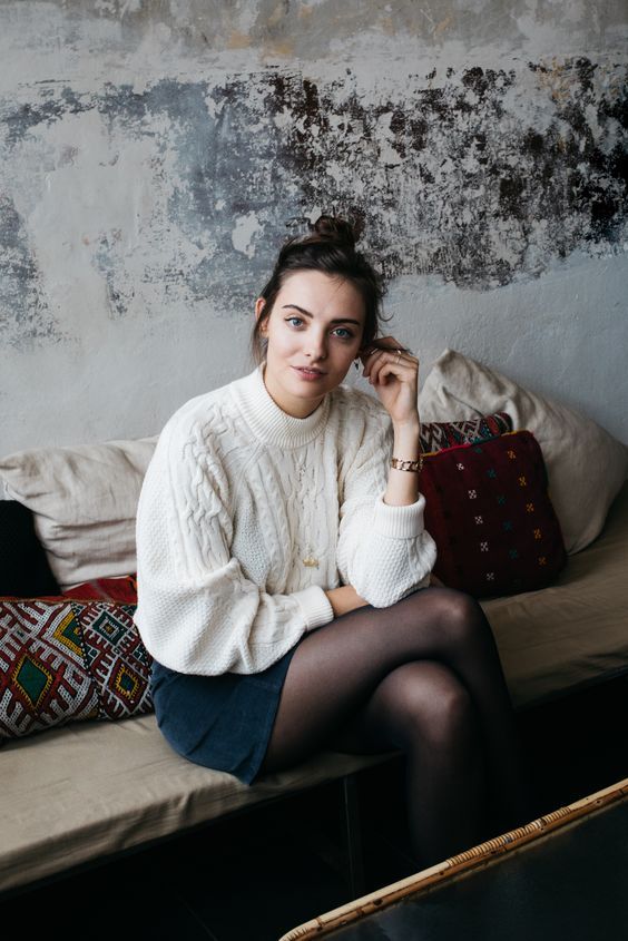 Stílusiskola: így viseld a tél kedvenc alapdarabját, a fehér kötött pulcsit -  -  - divat, fehér, fehér kötött pulcsi, kötött pulcsi, outfit, stílus, tél, 