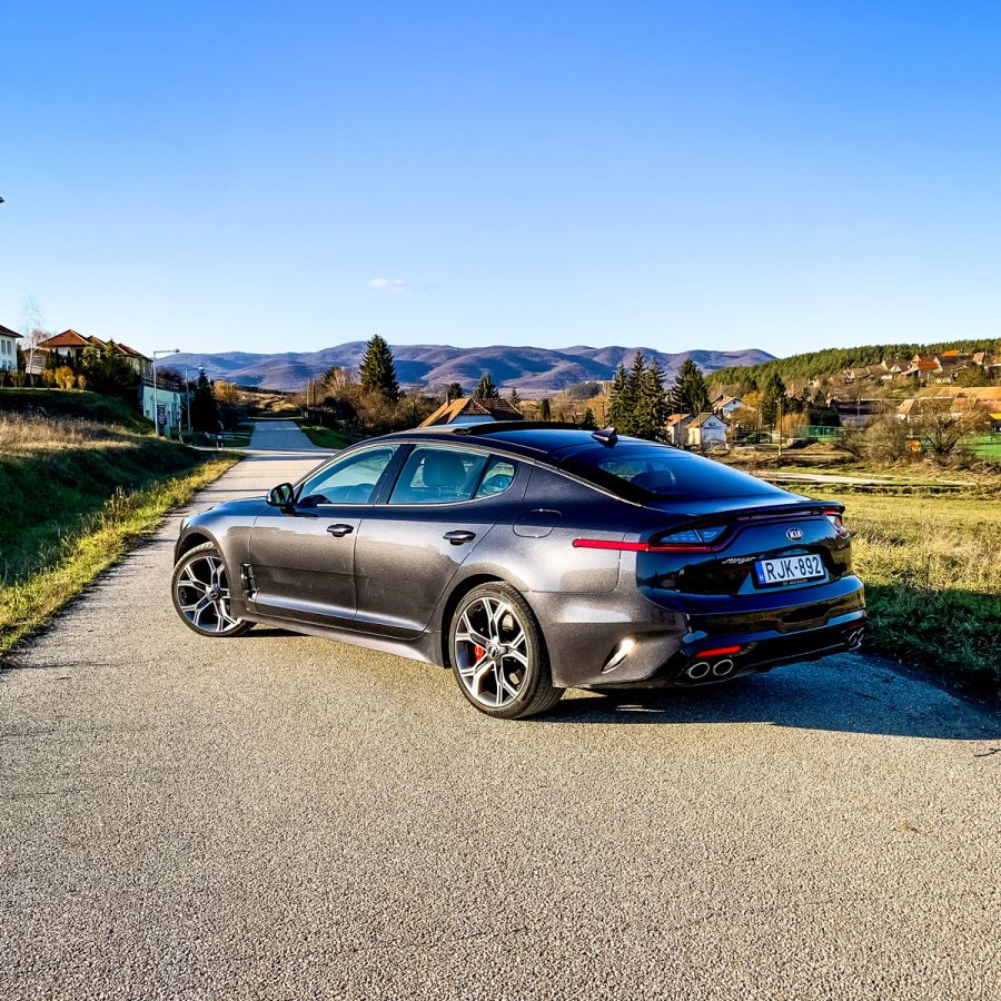 Nomen est omen – Kia Stinger 3.3 GT - Autó & Motor -  - 2019, kia stinger, 