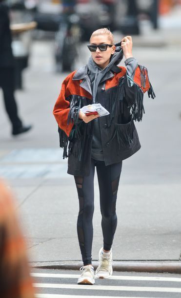 Stílusiskola: outfit ötletek Hailey Biebertől -  -  - hailey baldwin, hailey bieber, modell, outfit, stílus, 