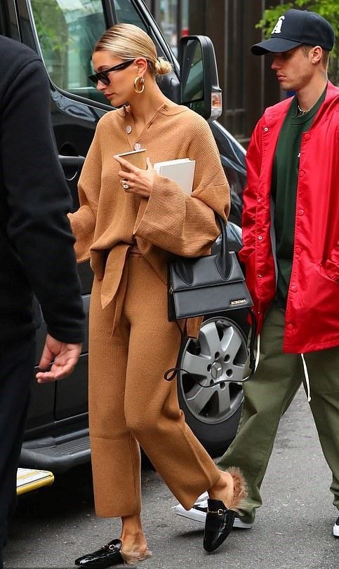 Stílusiskola: outfit ötletek Hailey Biebertől -  -  - hailey baldwin, hailey bieber, modell, outfit, stílus, 