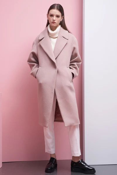 Stílusiskola: így viseld télen a púderrózsaszínt -  -  - divat, outfit, púderrózsaszín, rózsaszín, stílus, 