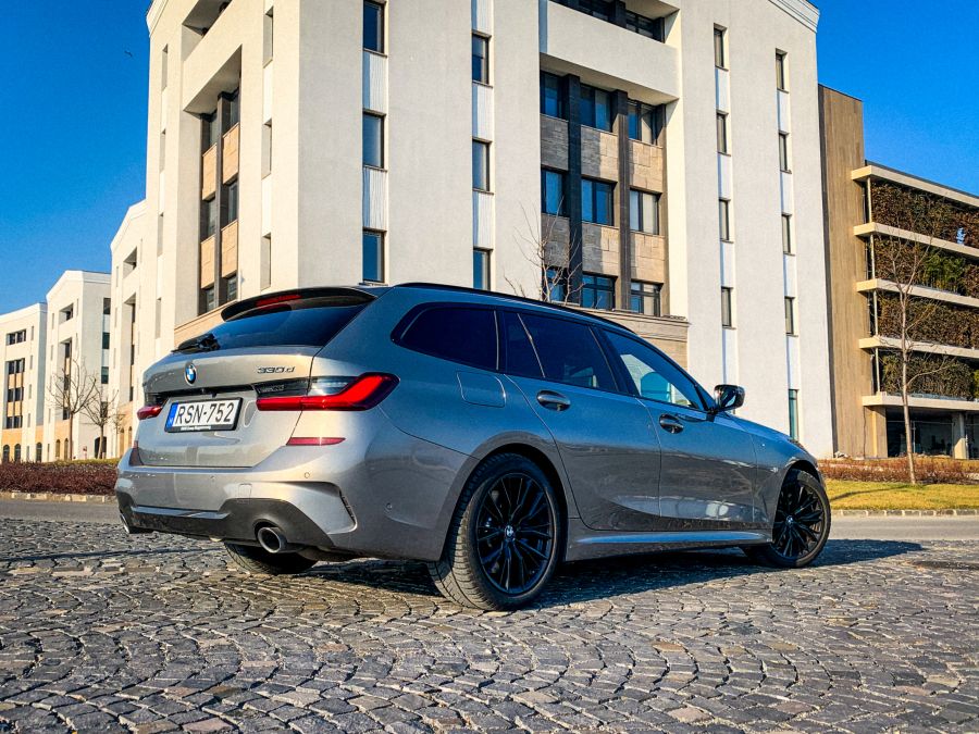 Work hard, Play hard. – BMW 330d xDriveTouring - Autó & Motor - MOBILITY - 