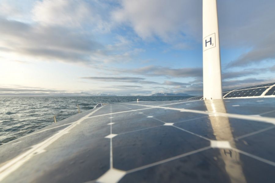 A Toyota külön hidrogén üzemanyagcellás rendszert fejlesztett a földet megkerülő Energy Observer katamarán számára - Autó & Motor -  - hidrogén, toyota, 