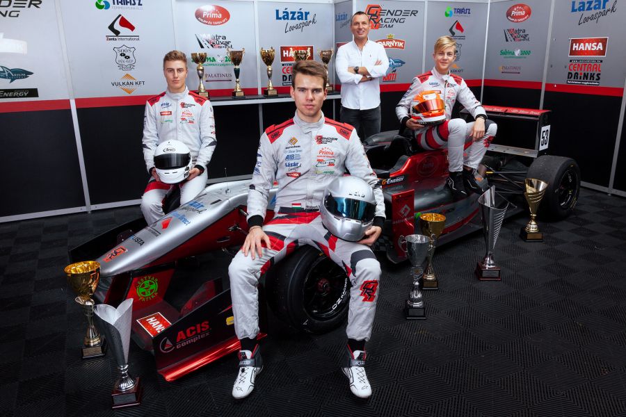 A siker titka - Autó & Motor -  - gender racing team, GRT, interjú,