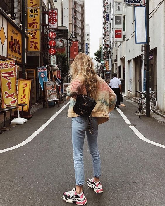 Stílusiskola: idén tavasszal viselj feltűnő sportcipőket -  -  - divat, outfit, sportcipő, stílus, 