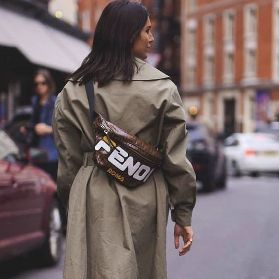 Stílusiskola: még mindig az övtáskák a legtrendibb és legpraktikusabb kiegészítők -  -  - divat, kiegészítő, outfit, övtáska, stílus, 