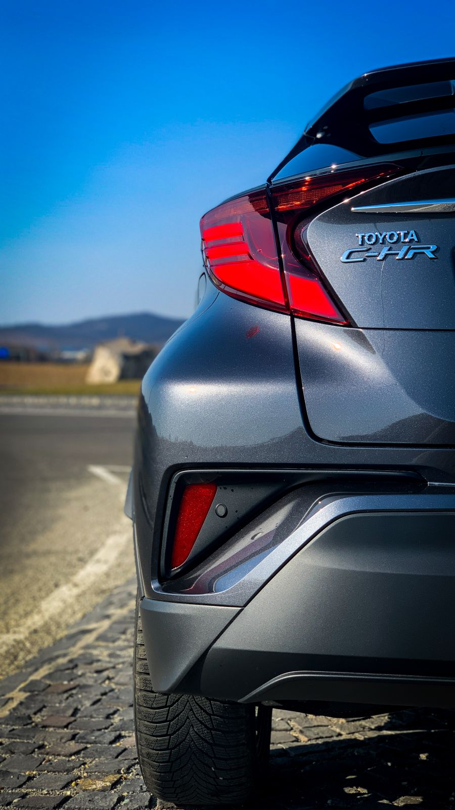 Csak hátra ne kelljen ülni – Toyota C-HR 1.8 Hybrid Executive - Autó & Motor - MOBILITY - new toyota chr, toyota chr, toyota chr 1.8, toyota chr executive, toyota chr hybrid, toyota chr teszt,