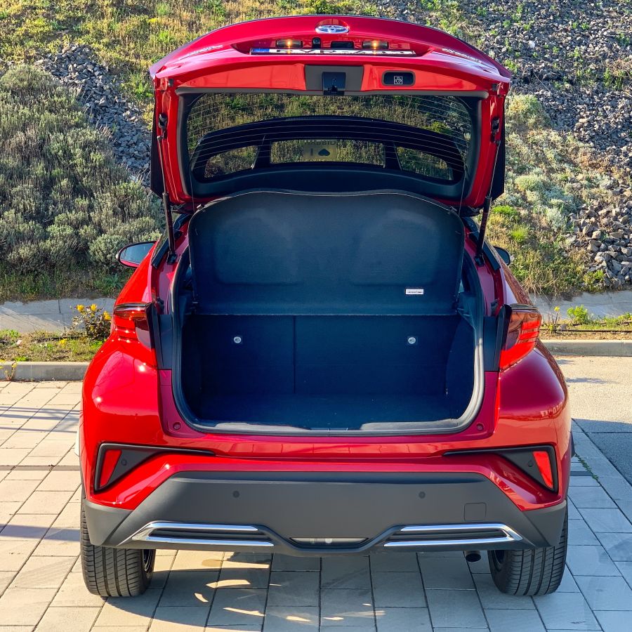 Célba ért – Toyota C-HR Selection 2.0 Hybrid - Autó & Motor - MOBILITY - Toyota C suv, toyota chr, toyota chr 2.0, toyota CHR teszt, toyota crossover, toyota hybrid, toyota SUV, 