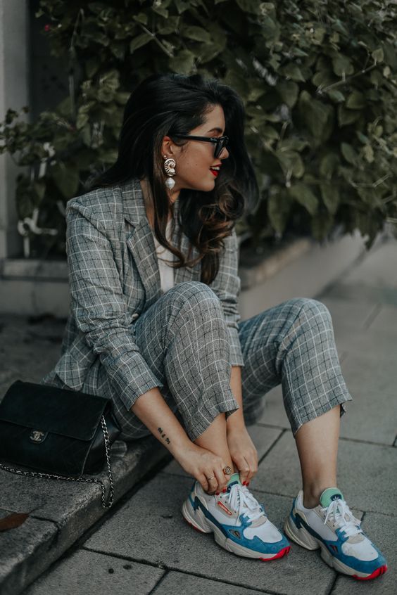 Stílusiskola: Így viselnénk színes sportcipőket -  -  - divat, outfit, sportcipő, stílus, színes sportcipő, tavasz, 