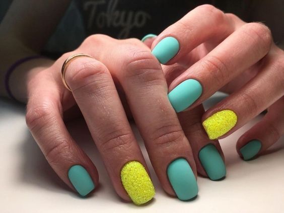 Top10: neon színű manikűr ötletek, melyek segítenek a nyárra hangolódni -  -  - manikűr, neon, neon színek, nyár, 