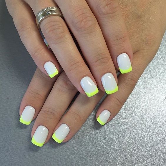 Top10: neon színű manikűr ötletek, melyek segítenek a nyárra hangolódni -  -  - manikűr, neon, neon színek, nyár, 