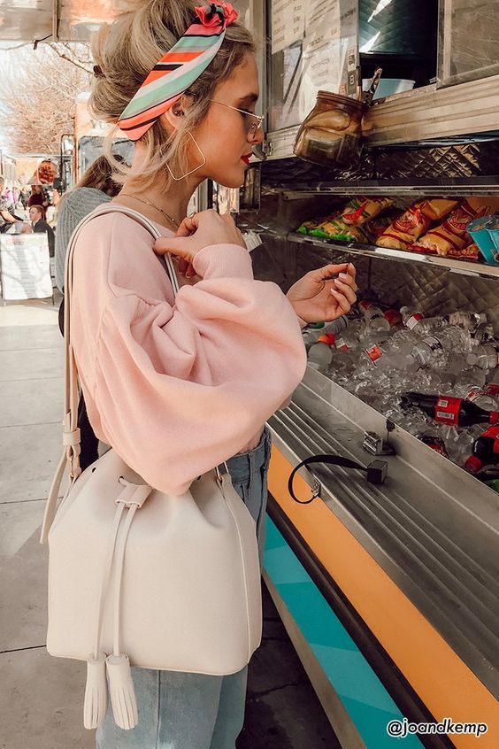 Stílusiskola: így viselnénk kendőket -  -  - divat, kendő, outfit, stílus, 