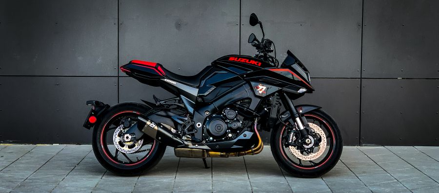 A legélesebb kés – Suzuki Katana - Autó & Motor - MOBILITY - katana teszt, motor teszt, suzuki katana, suzuki motor teszt,