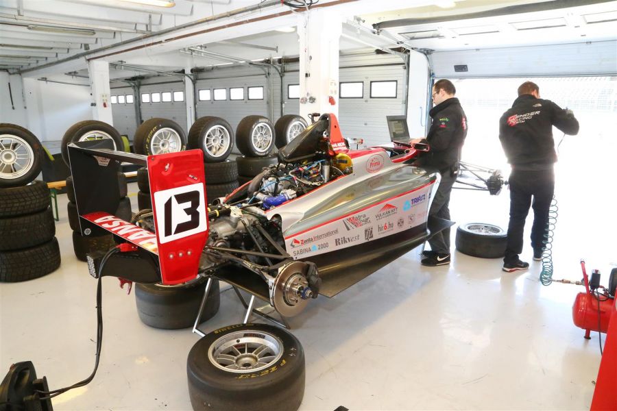 Végre újra a valódi versenypályán! - Autó & Motor -  - genderracingteam, 