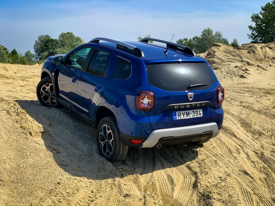 Porzik utána az út – Dacia Duster 1.5dCi 15th Celebration - Autó & Motor - MOBILITY - dacia, dacia duster, dacia duster dízel, dacia duster teszt, dacia suv,