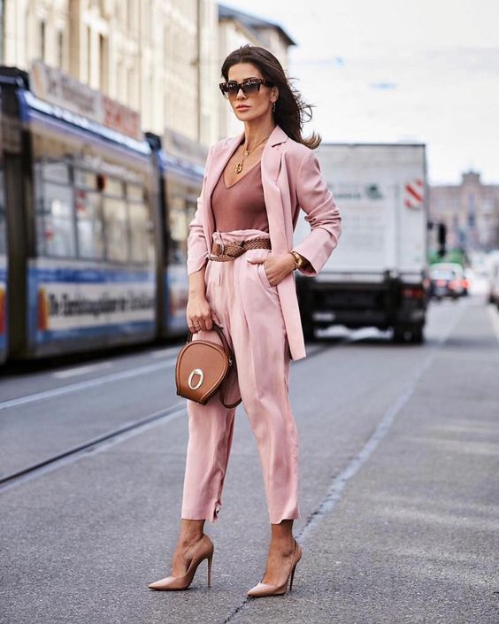 Stílusiskola: így viselj púderrózsaszínt -  -  - divat, outfit, púderrózsaszín, stílus, 