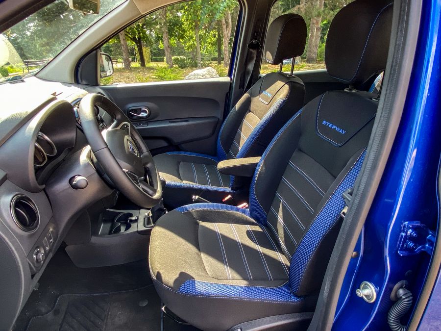 Elvitte a monyómat – Dacia Lodgy 1.3 - Autó & Motor - MOBILITY - dacia lodgy, dacia lodgy 1.3, dacia lodgy 7 személyes, dacia lodgy teszt, lodgy teszt, 