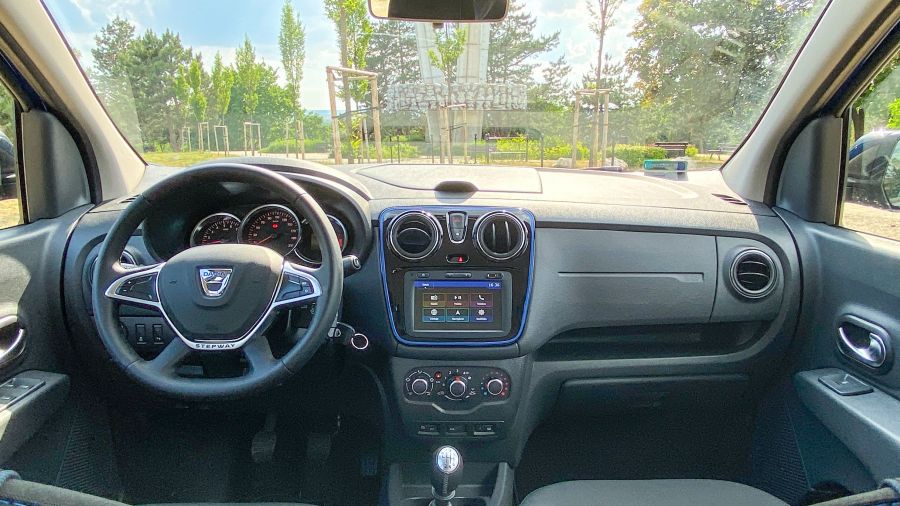 Elvitte a monyómat – Dacia Lodgy 1.3 - Autó & Motor - MOBILITY - dacia lodgy, dacia lodgy 1.3, dacia lodgy 7 személyes, dacia lodgy teszt, lodgy teszt, 