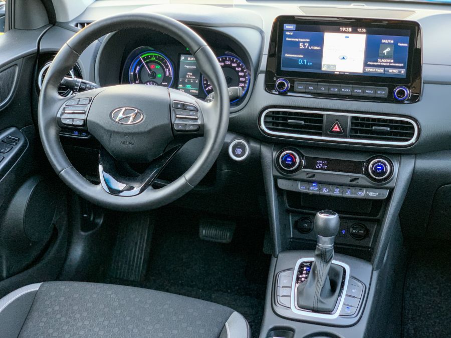 Mindenre is jó – Hyundai Kona Hybrid - Autó & Motor - MOBILITY - hyundai crossover, hyundai kona, hyundai kona hybrid, hyundai kona hybrid teszt, kona, kona teszt,