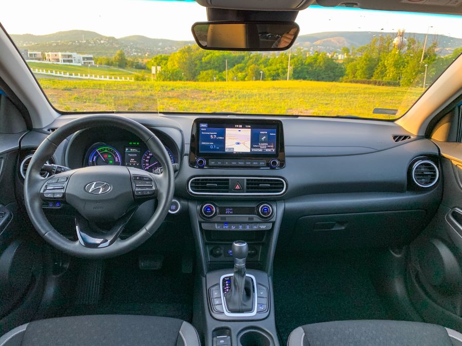Mindenre is jó – Hyundai Kona Hybrid - Autó & Motor - MOBILITY - hyundai crossover, hyundai kona, hyundai kona hybrid, hyundai kona hybrid teszt, kona, kona teszt,