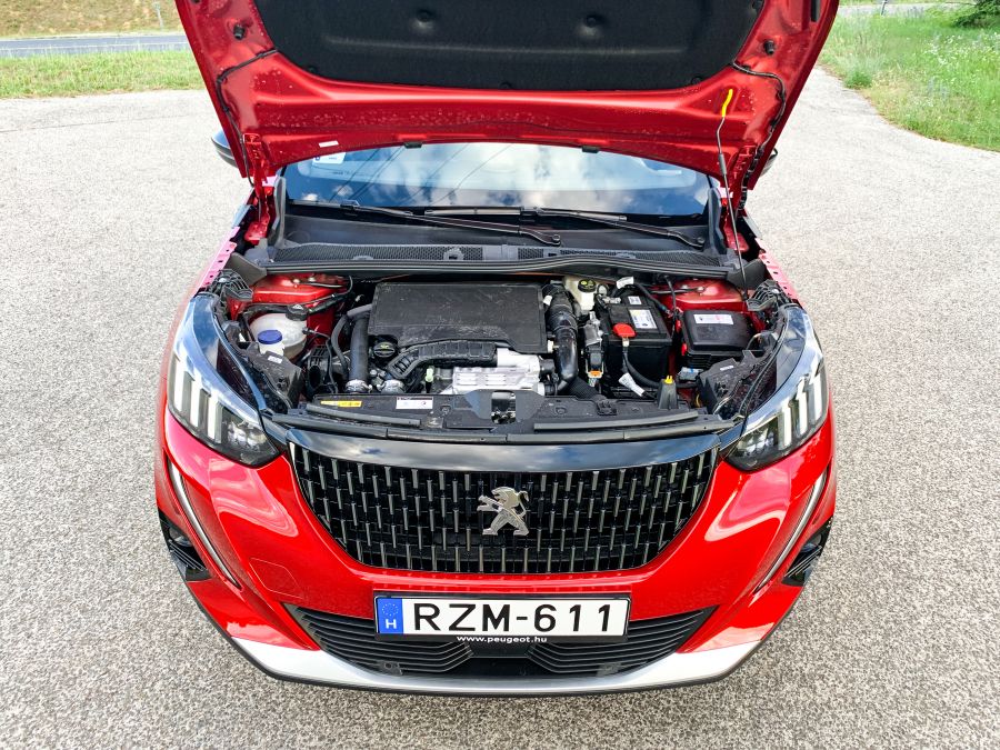 SUV francia módon - Peugeot 2008 1.2 GT Line - Autó & Motor - MOBILITY - peugeot 2008, peugeot 2008 gti teszt, peugeot 2008 teszt, peugeot suv teszt,
