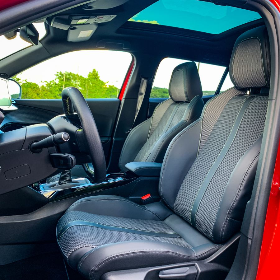 SUV francia módon - Peugeot 2008 1.2 GT Line - Autó & Motor - MOBILITY - peugeot 2008, peugeot 2008 gti teszt, peugeot 2008 teszt, peugeot suv teszt,