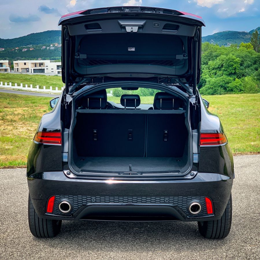 Tökéletes alternatíva – Jaguar E-Pace 2.0d R Dynamic S - Autó & Motor - MOBILITY - jaguar dízel teszt, jaguar e pace, jaguar e pace r dynamic teszt, jaguar epace teszt, jaguar suv teszt, jaguar teszt, 