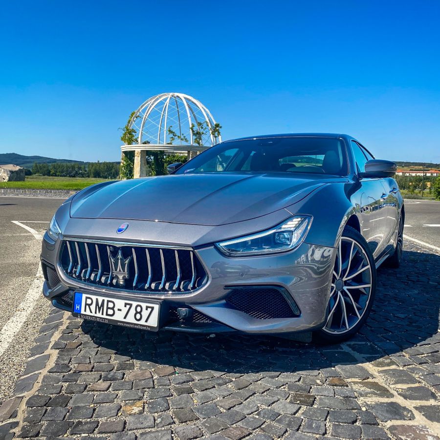 Tradíció, stílus, sebesség – Maserati Ghibli 3.0 V6 - Autó & Motor - MOBILITY - ghibli 3.0 teszt, maserati ghibli, maserati ghibli teszt, maserati teszt, stílusos autók, 