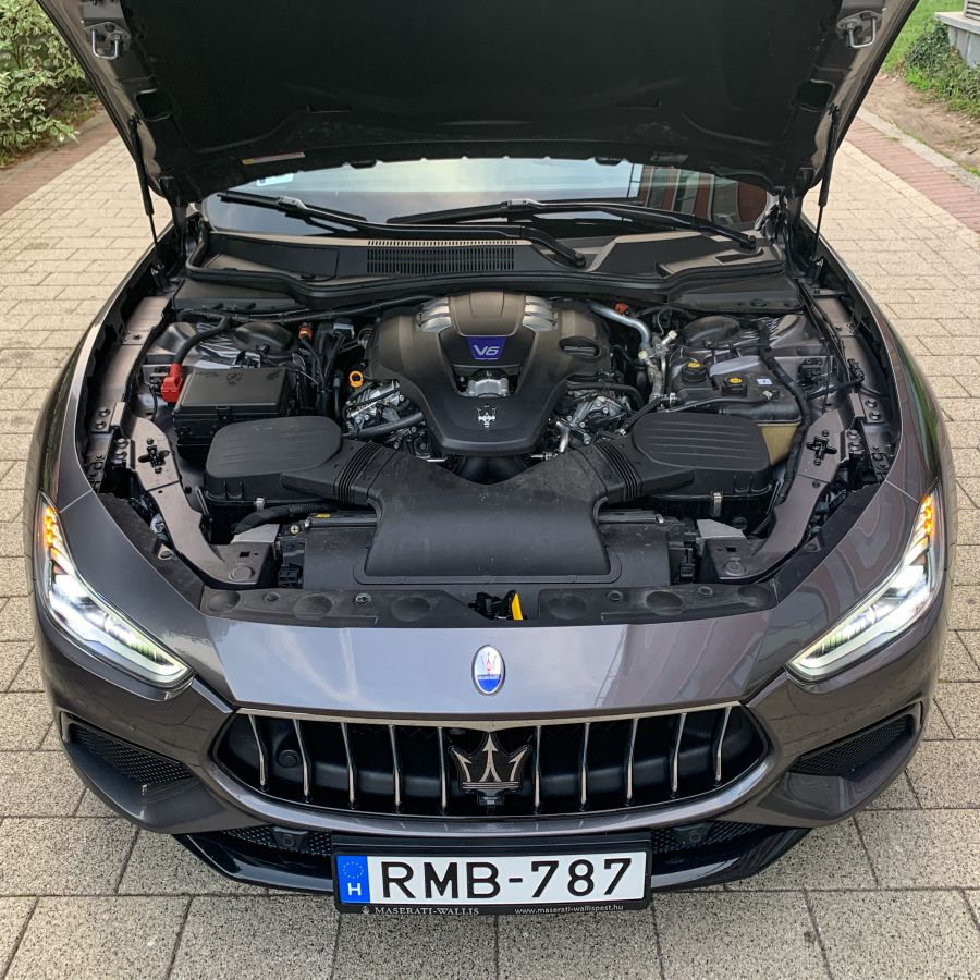 Tradíció, stílus, sebesség – Maserati Ghibli 3.0 V6 - Autó & Motor - MOBILITY - ghibli 3.0 teszt, maserati ghibli, maserati ghibli teszt, maserati teszt, stílusos autók, 