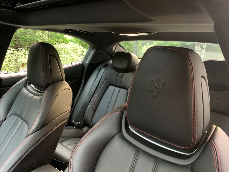 Tradíció, stílus, sebesség – Maserati Ghibli 3.0 V6 - Autó & Motor - MOBILITY - ghibli 3.0 teszt, maserati ghibli, maserati ghibli teszt, maserati teszt, stílusos autók, 