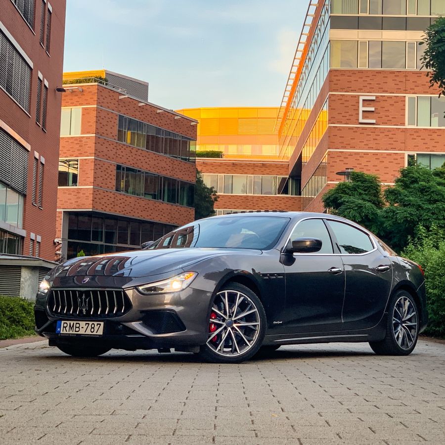 Tradíció, stílus, sebesség – Maserati Ghibli 3.0 V6 - Autó & Motor - MOBILITY - ghibli 3.0 teszt, maserati ghibli, maserati ghibli teszt, maserati teszt, stílusos autók, 