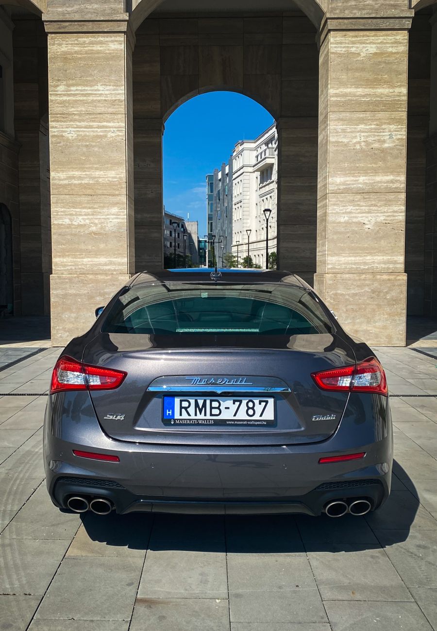 Tradíció, stílus, sebesség – Maserati Ghibli 3.0 V6 - Autó & Motor - MOBILITY - ghibli 3.0 teszt, maserati ghibli, maserati ghibli teszt, maserati teszt, stílusos autók, 