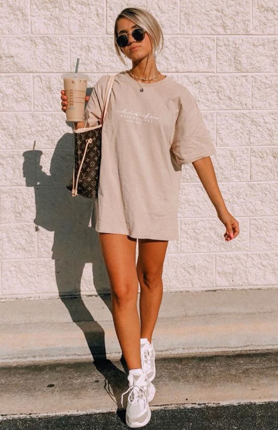 Stílusiskola: így viselj nyáron pólóruhákat -  -  - divat, nyár, outfit, pólóruha, stílus, 