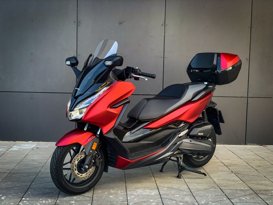 Kihozták belőle a maximumot – Honda Forza 125 - Autó & Motor - MOBILITY -