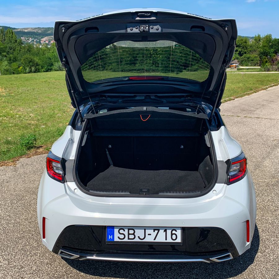 L’art pour l’art - Toyota Corolla 2.0 Hybrid Dynamic Force GR Sport 2020 - Autó & Motor - MOBILITY - corolla 2020 teszt, corolla gr, corolla gr teszt, corolla hybrid teszt, toyota corolla gr hybrid 2.0 teszt, toyota corolla teszt, 