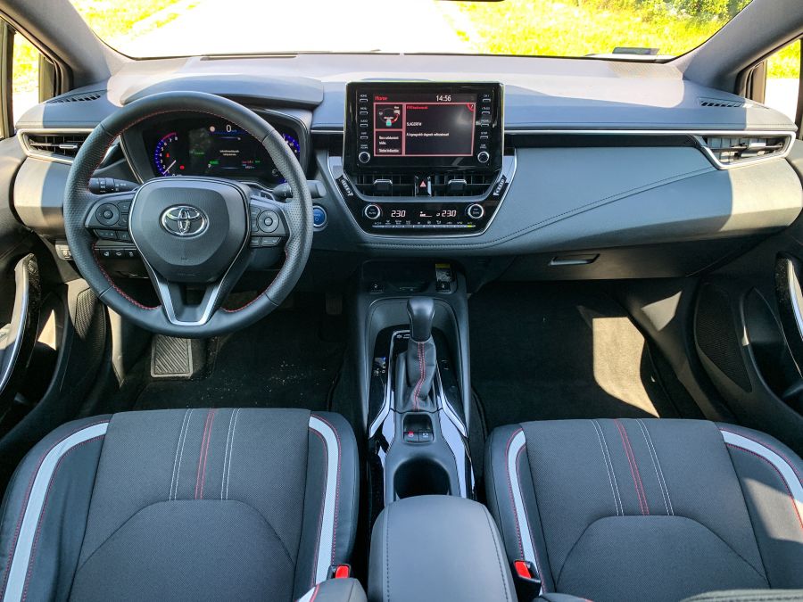 L’art pour l’art - Toyota Corolla 2.0 Hybrid Dynamic Force GR Sport 2020 - Autó & Motor - MOBILITY - corolla 2020 teszt, corolla gr, corolla gr teszt, corolla hybrid teszt, toyota corolla gr hybrid 2.0 teszt, toyota corolla teszt, 