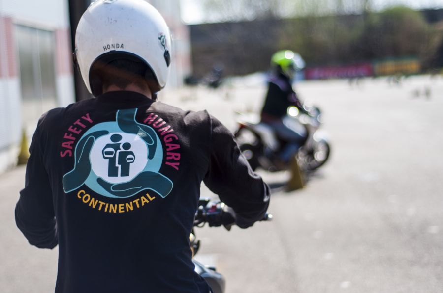 Már motorkerékpár jogosítványt is lehet szerezni a Safety-Hungarynél - Autó & Motor - MOBILITY - continental, jogosítvány, motor, safety-hungary, 