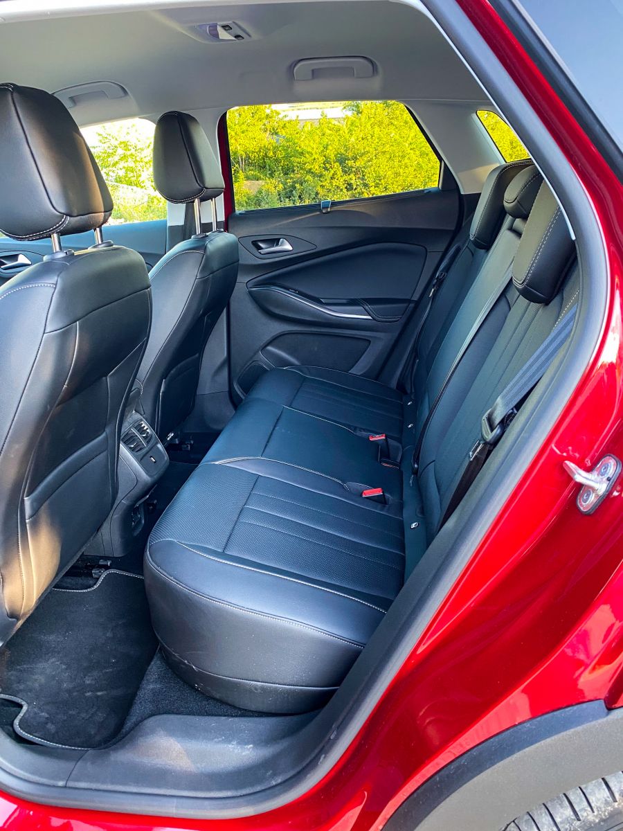 Melyik öltönyt válasszam?  - Opel Grandland X 4Hybrid - Autó & Motor - MOBILITY - opel grandland x 4hybrid teszt, opel grandland x teszt, opel grandlang x teszt, opel hybrid teszt, opel teszt, 