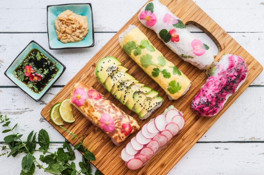 Színes nyári tekercsek tofuval, Ötfűszeres kacsával, mogyoró- és szójaszósszal -  -  - ázsiai ételek, ázsiai receptek, gasztronómia, 