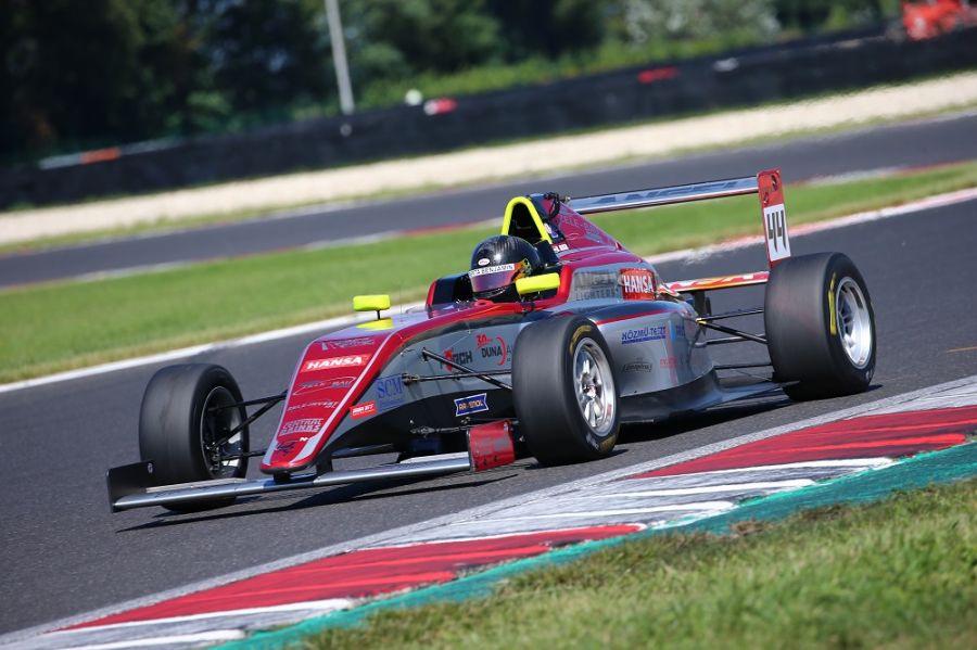 Győzelmek a szomszédban - Autó & Motor -  - gender racing team, 