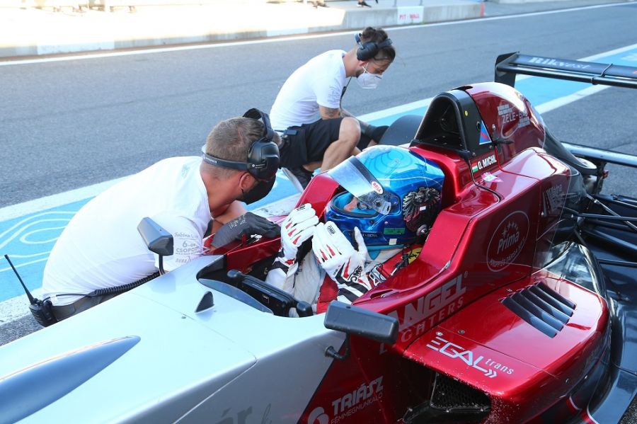 Győzelmek a szomszédban - Autó & Motor -  - gender racing team, 