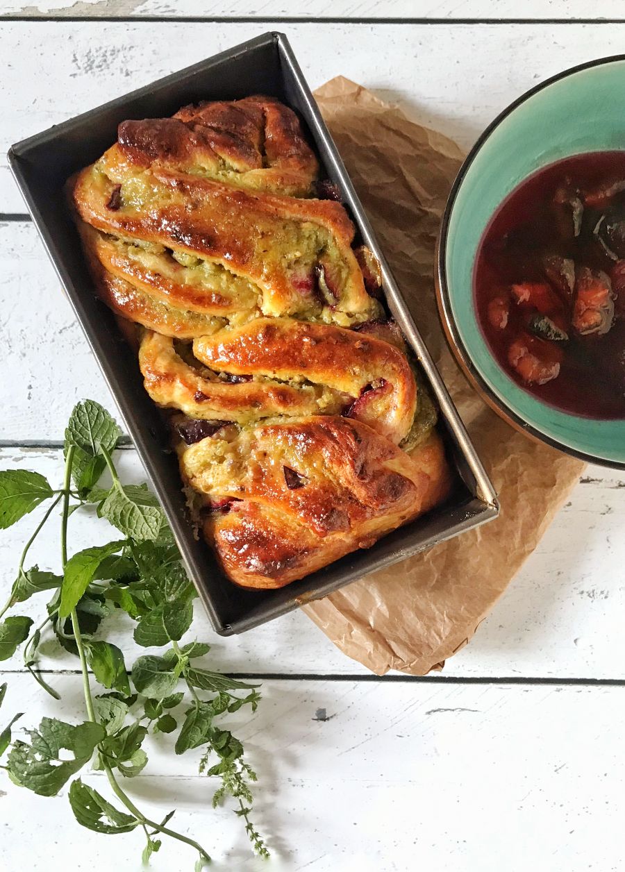 Pisztáciás-szilvás babka (jeruzsálemi kalács) -  -  - babka, gasztronómia, jeruzsálemi kalács, receptek, 