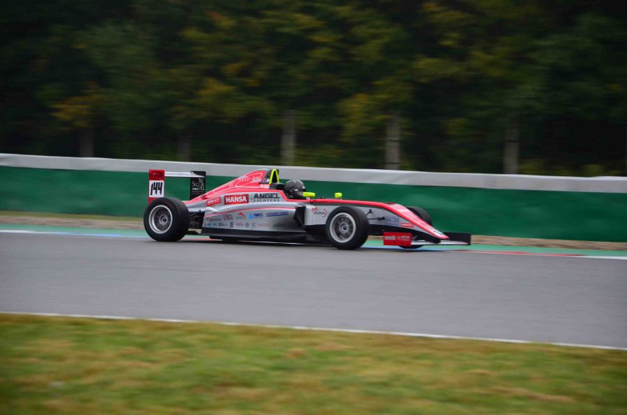 BRNO-ban már bajnoki címekért küzdöttek a GRT újoncai - Autó & Motor -  - Brno, grt,