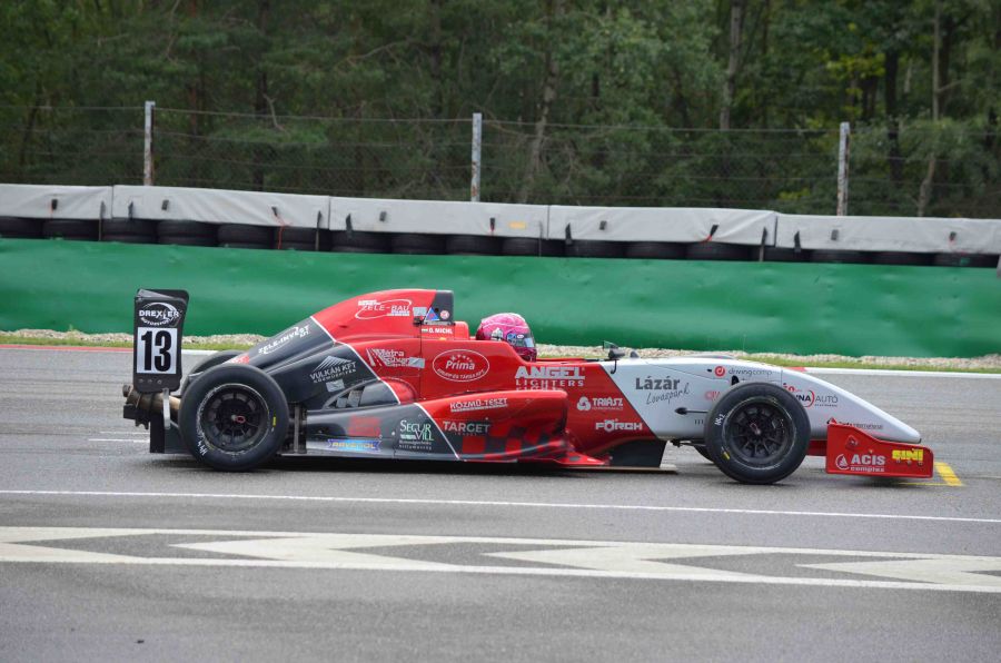 BRNO-ban már bajnoki címekért küzdöttek a GRT újoncai - Autó & Motor -  - Brno, grt,