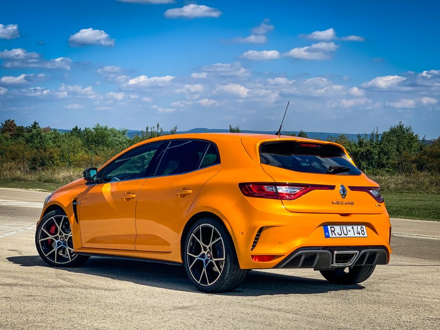 Ha az út a versenypálya - Renault Megane R.S. Trophy - Autó & Motor - MOBILITY - megane sport teszt, renault megane, renault megane r.s. trophy teszt, renault r.s. teszt, trophy teszt,